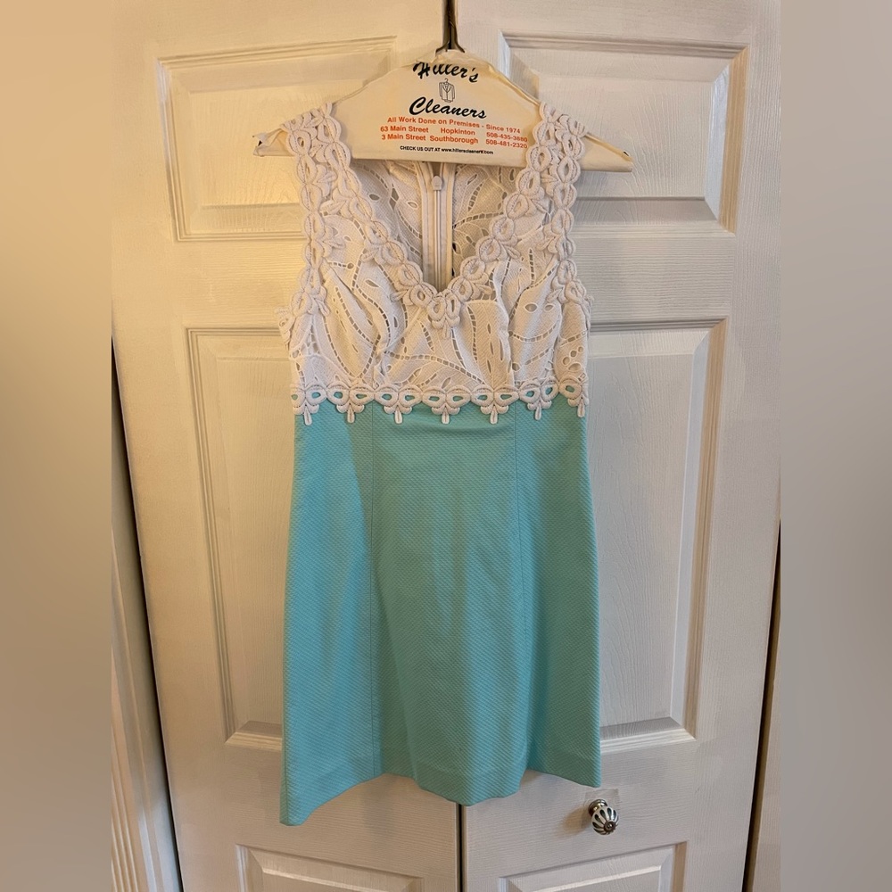 Lilly Pulitzer Gorgeous White and Blue Dress, Excellent Condition, Size 00.
